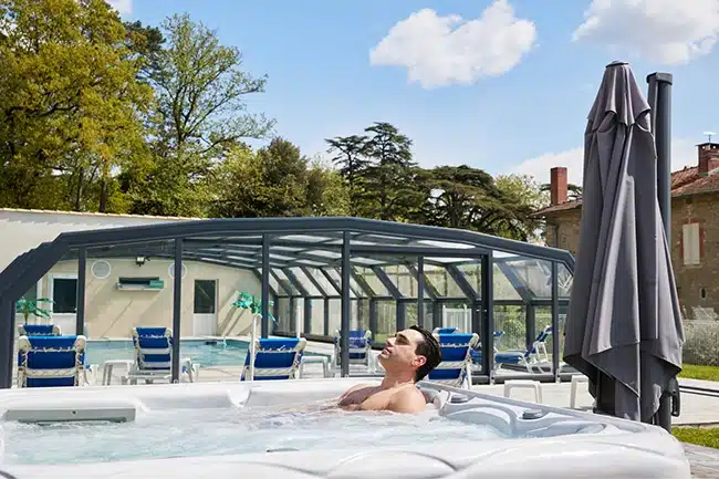 domaine de montcausson piscine